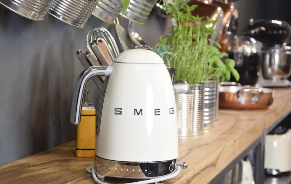 Czajnik KLF04CREU kremowy * SMEG Clearance