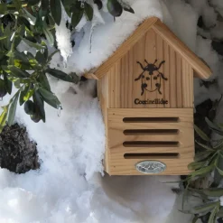 Domek dla biedronek z naturalnego drewna