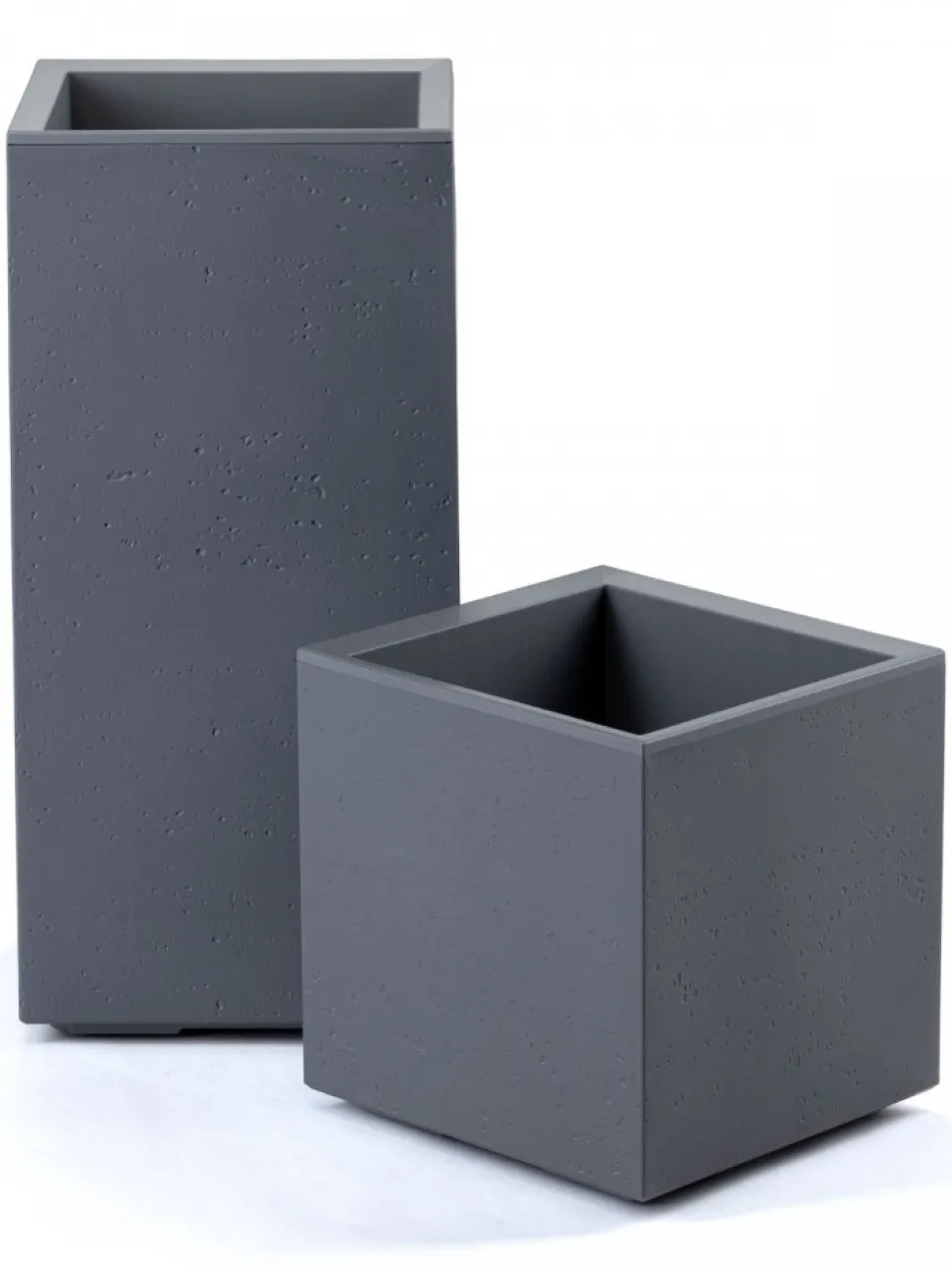 Donica Betonique na kółkach recykling beton szary 30x30xh30 cm
