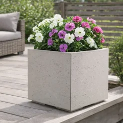 Donica Betonique na kółkach beton recykling beż 30x30xh30 cm