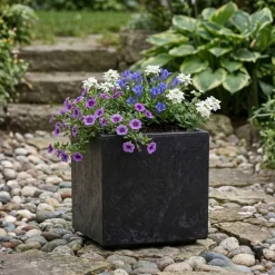 Donica Betonique na kółkach czarny beton 30x30xh30 cm