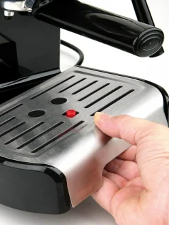 Ekspres do kawy kolbowy ciśnieniowy BLACK+DECKER BXCO1200E