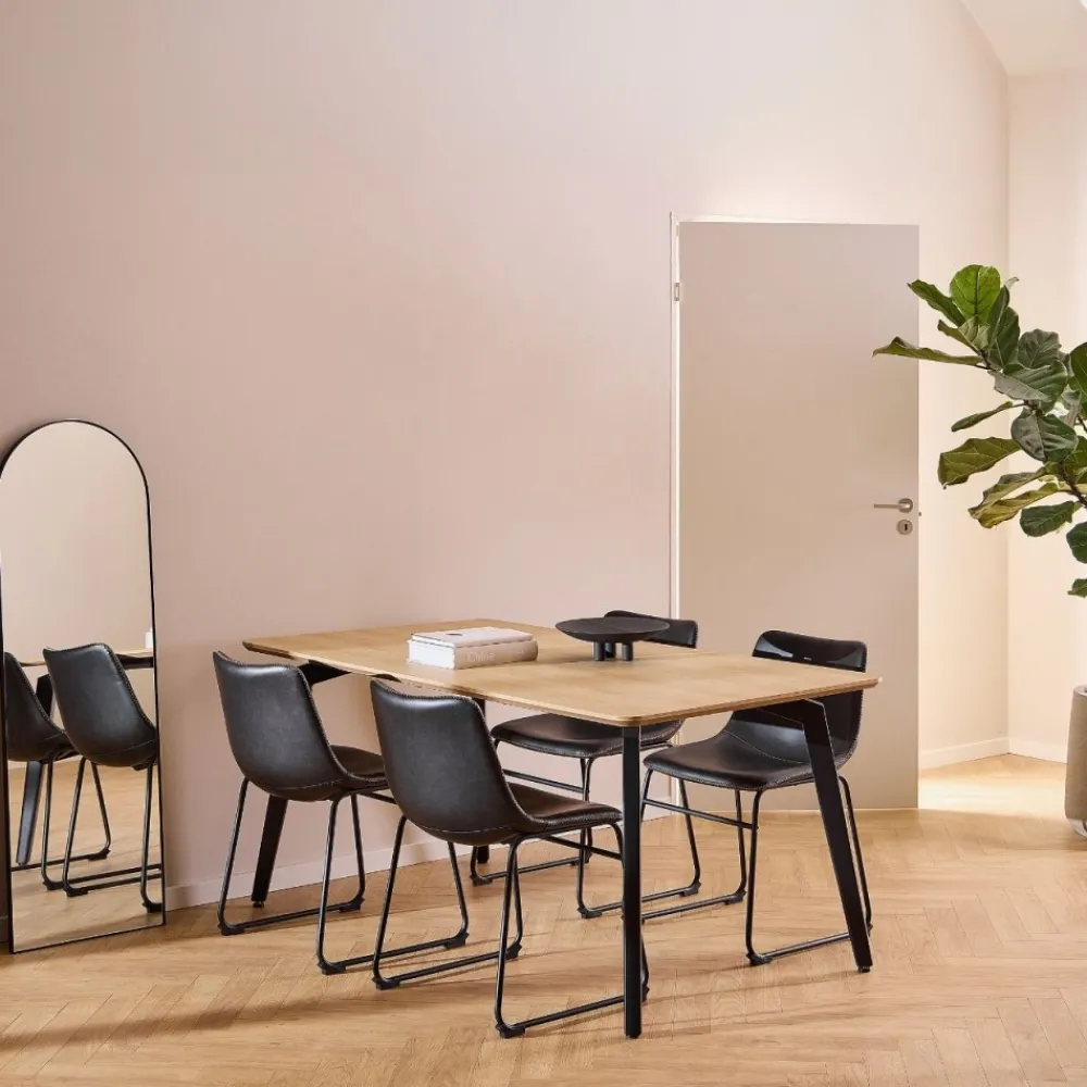 Krzesło do jadalni Oregon czarna sztuczna skóra * Actona