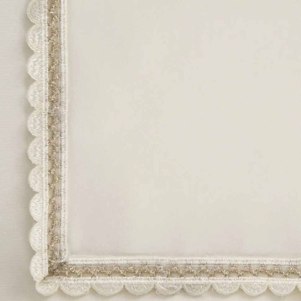 Obrus LACE 85x85 cm kremowy haftowane zdobienie