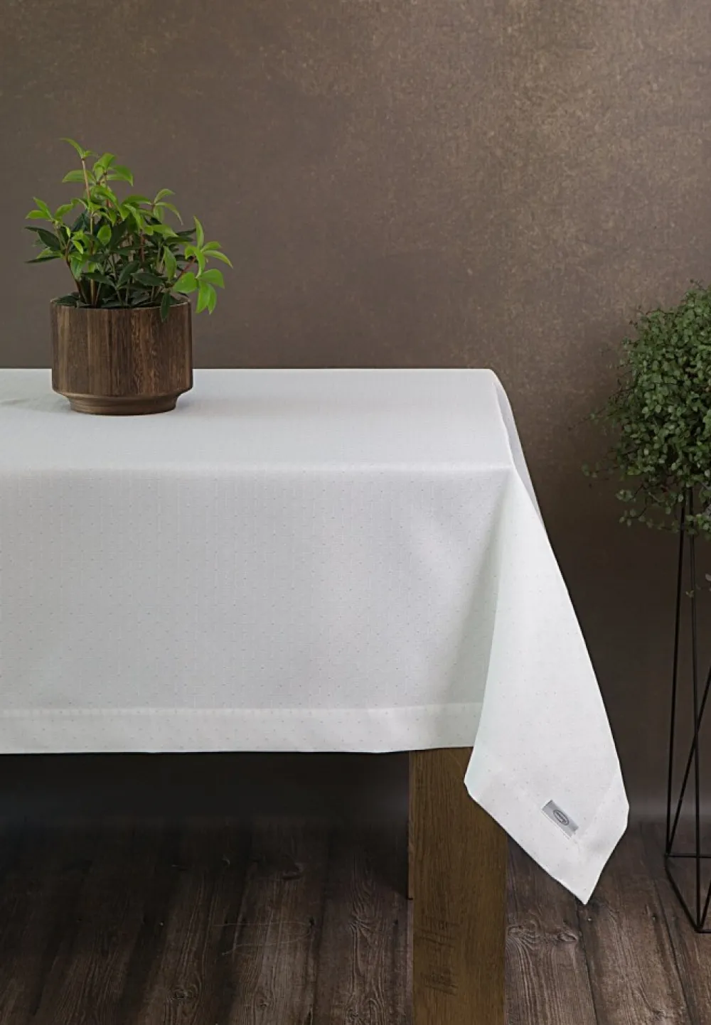 Obrus ELLEN 140x220 cm biały * EUROFIRANY B.B. Choczyńscy Sp.J. Outlet