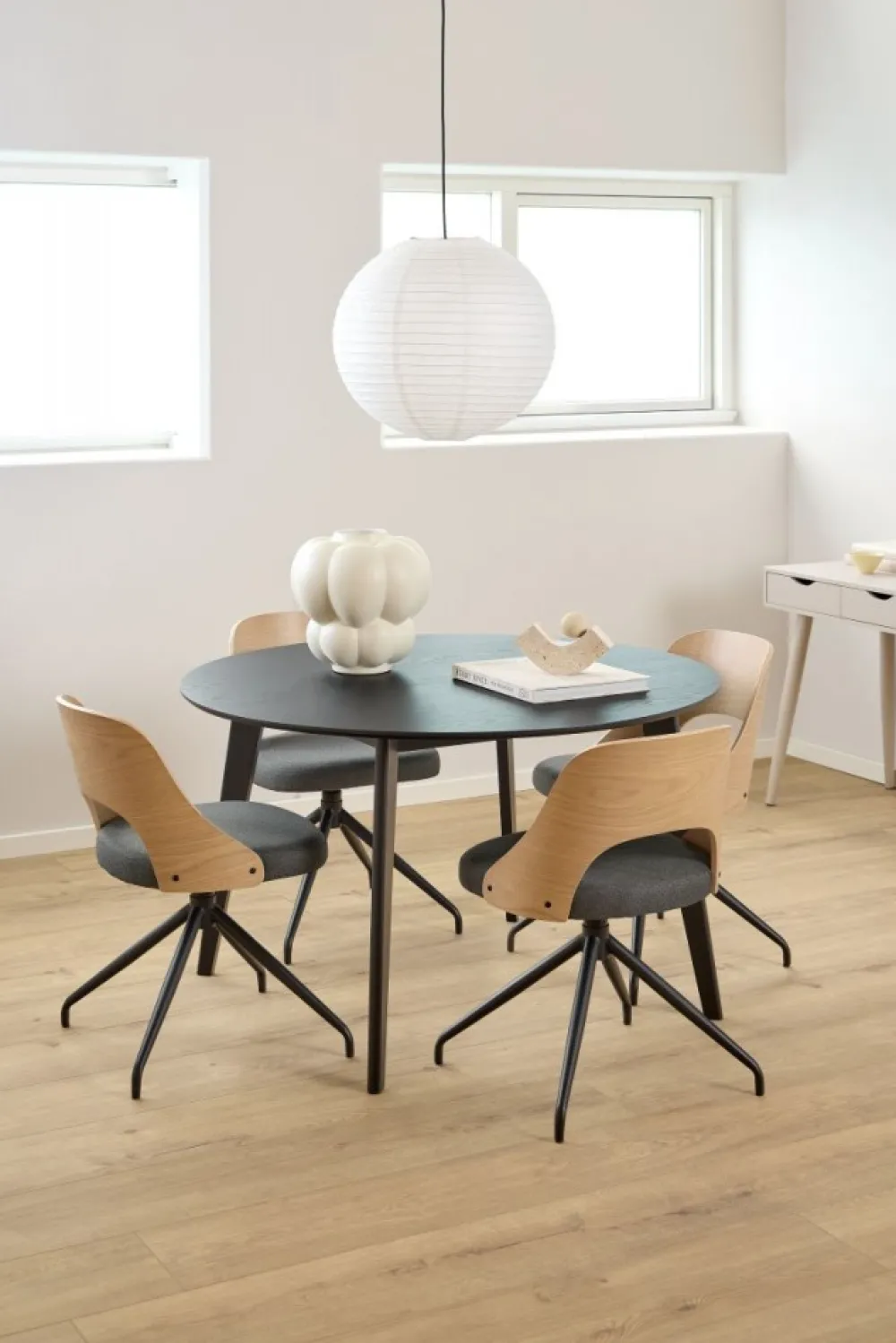 Okrągły stół do jadalni Roxby 120 cm czarny * Actona New