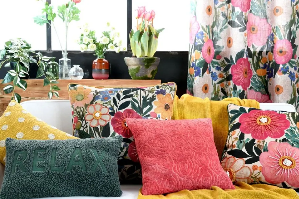 Poduszka BETTY 40x40 cm czerwona róże