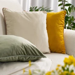 Poszewka GAJA 2 60x60 cm srebrna velvet