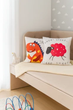 Poszewka KIDS8 45x45 cm biała welwet smok