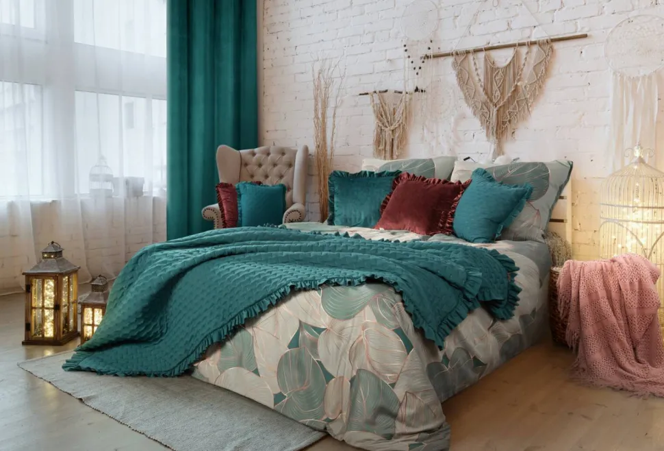 Poszewka VELVET 45x45 falbana czerwona