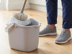 Wiadro z wyciskaczem do mopa CURVER szary 15 l
