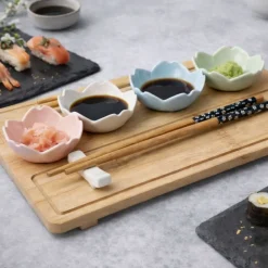Zestaw do sushi z bambusową tacą i porcelanowymi miseczkami 9 el. * HowHomely